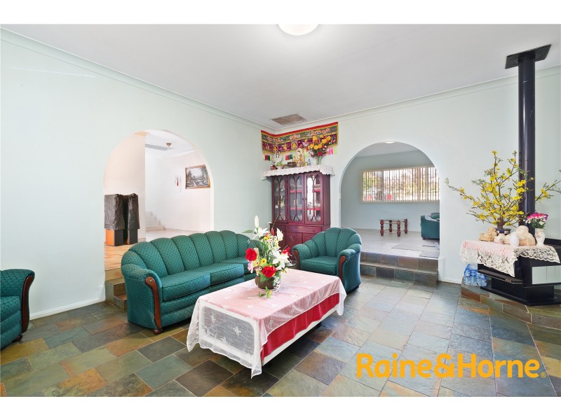 10 Angle Vale Rd, Edensor Park NSW 2176