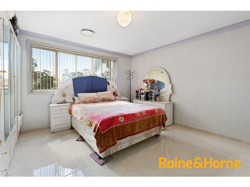 10 Angle Vale Rd, Edensor Park NSW 2176