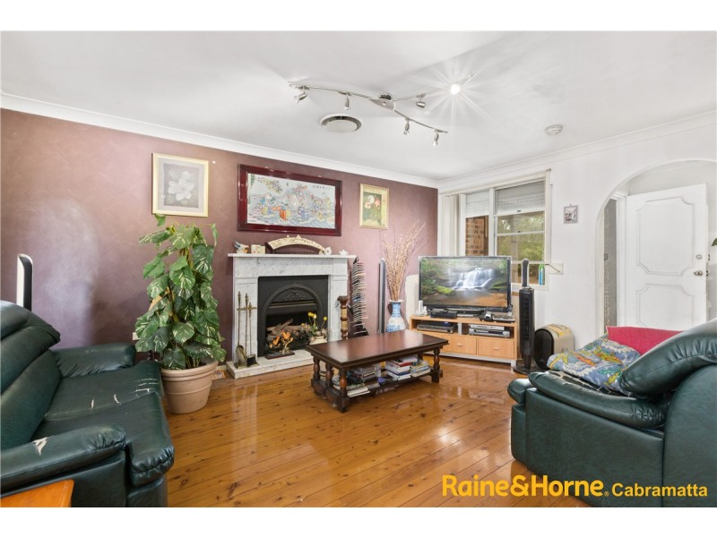 9 Broadmeadow Street, St Johns Park NSW 2176