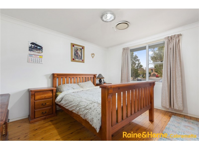 9 Broadmeadow Street, St Johns Park NSW 2176