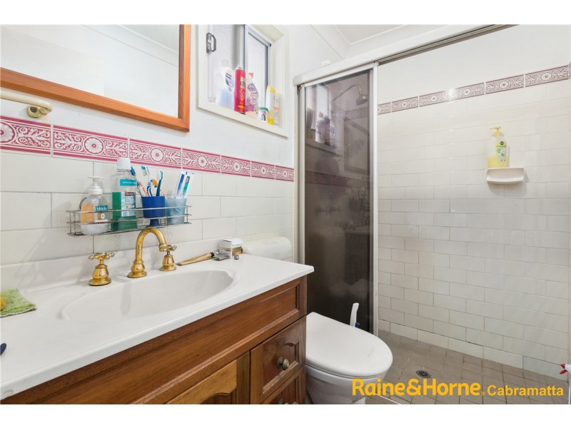 9 Broadmeadow Street, St Johns Park NSW 2176