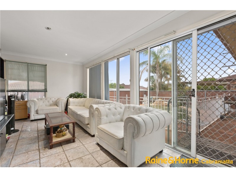 9 Broadmeadow Street, St Johns Park NSW 2176