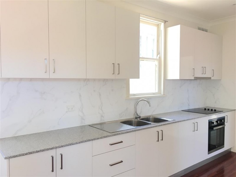 8 WARWICK AVE, Cabramatta NSW 2166