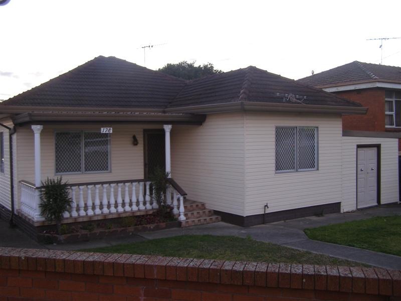 178 The Horsley Drive, Carramar NSW 2163