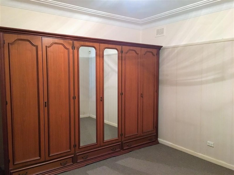 52 BROOMFIELD ST, Cabramatta NSW 2166