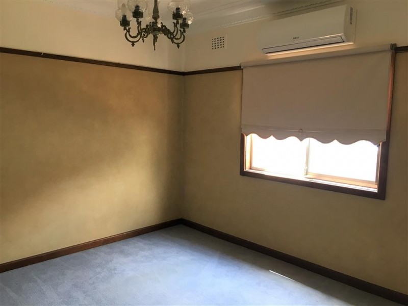 52 BROOMFIELD ST, Cabramatta NSW 2166