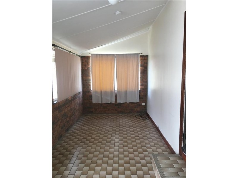 52 BROOMFIELD ST, Cabramatta NSW 2166