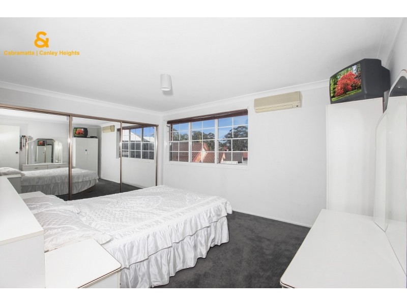 4 ASHLEY CLOSE, St Johns Park NSW 2176