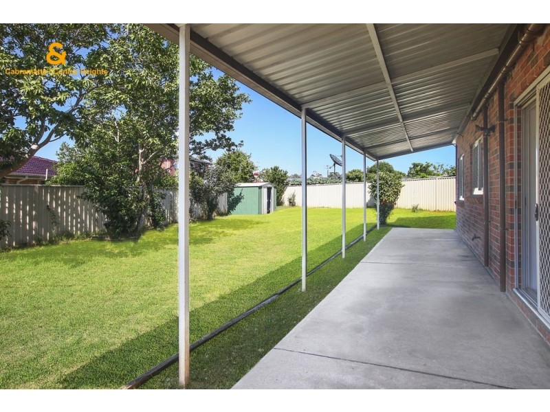 4 ASHLEY CLOSE, St Johns Park NSW 2176