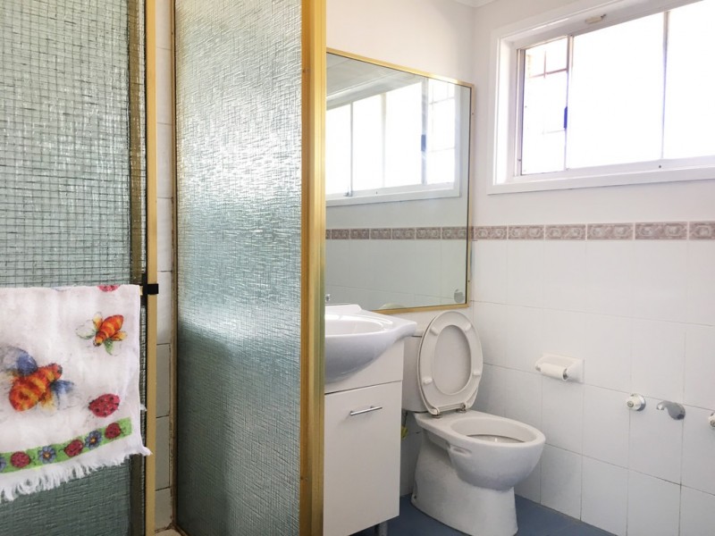 16 GOVE AVE, Green Valley NSW 2168