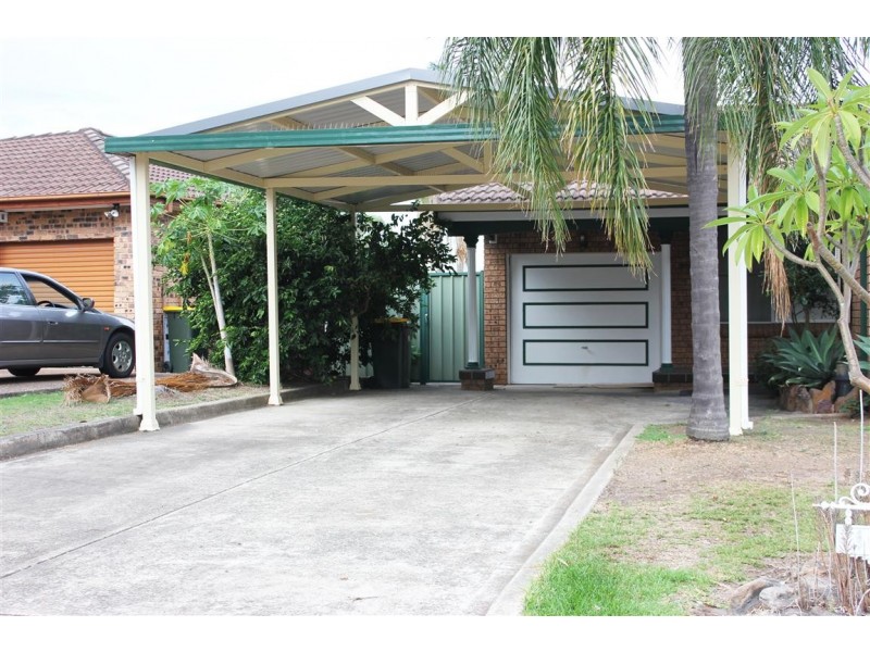 16 GOVE AVE, Green Valley NSW 2168