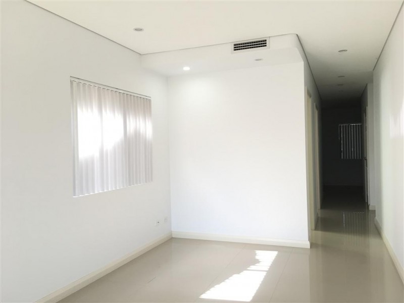 18 WYNYARD AVENUE,, Bass Hill NSW 2197