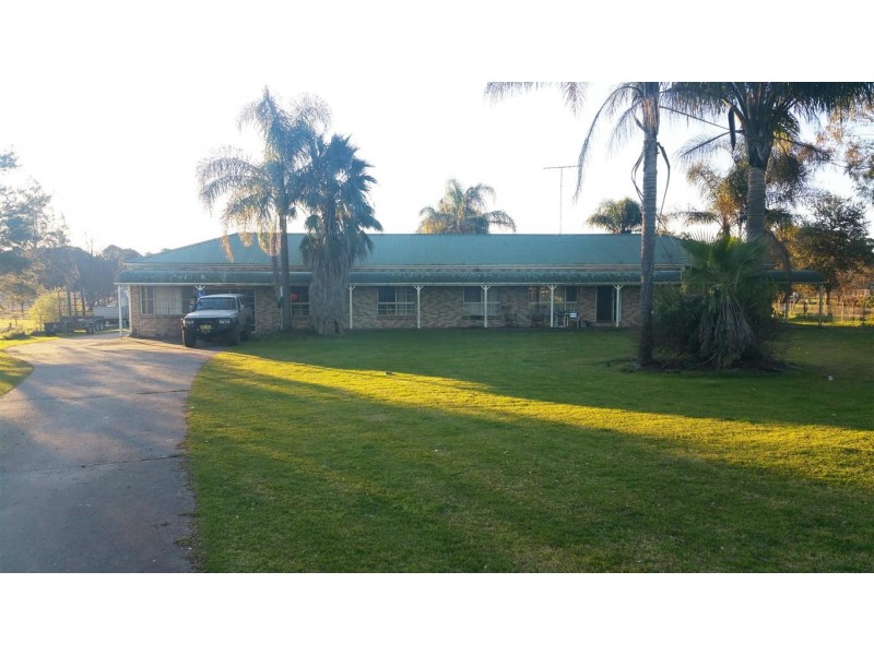 17 SUMBRAY AVE, Kemps Creek NSW 2178