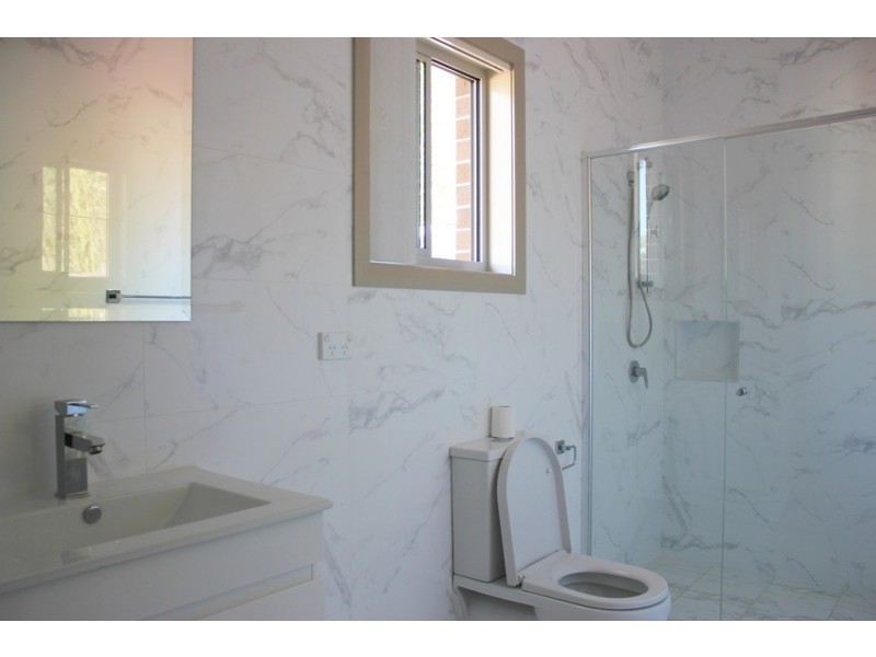 36A CHARTER ST, Sadleir NSW 2168