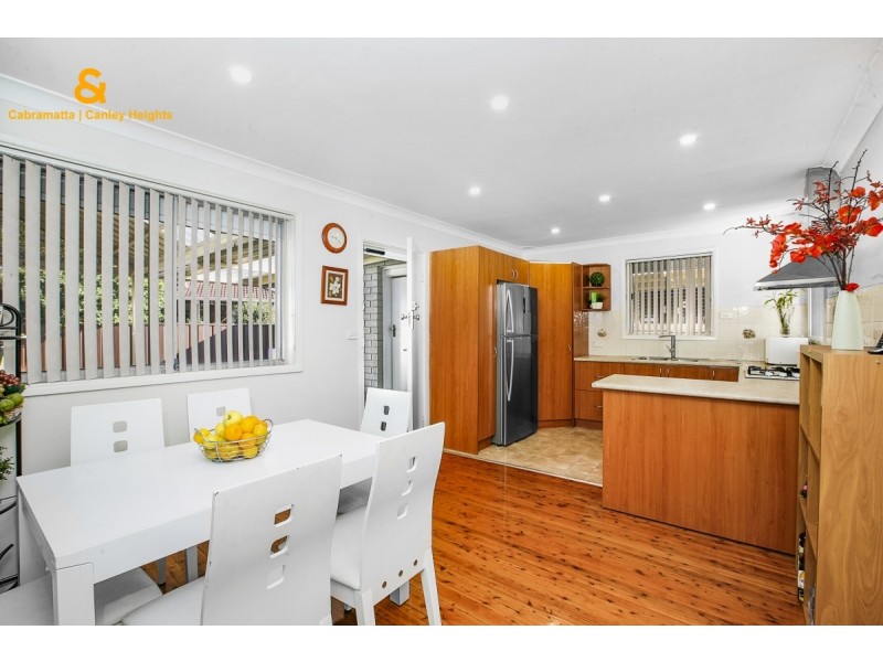 6 FERNLEA PLACE, Canley Heights NSW 2166
