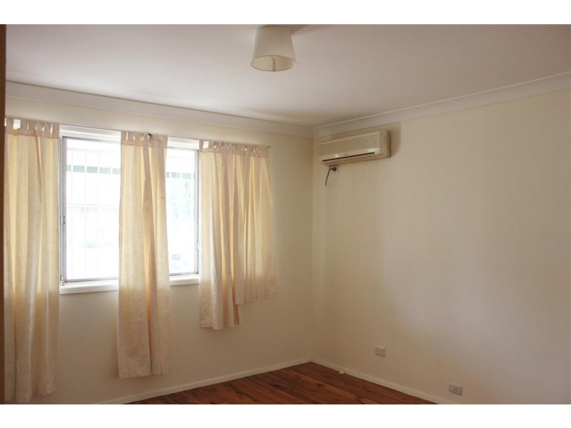 10 AVONLEA ST, Canley Heights NSW 2166