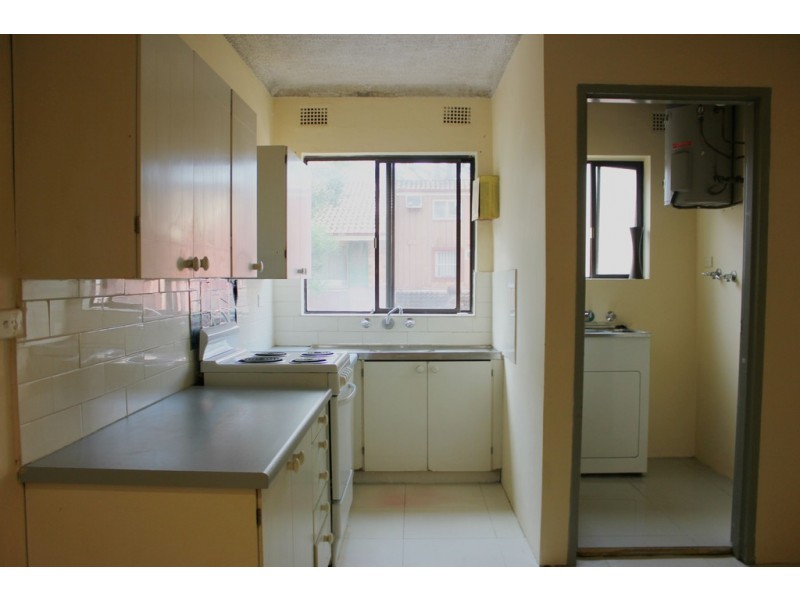 2/70 HUGHES ST, Cabramatta NSW 2166