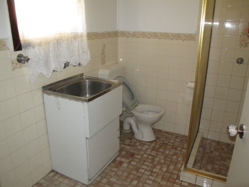 33 BROAD STREET, Cabramatta NSW 2166