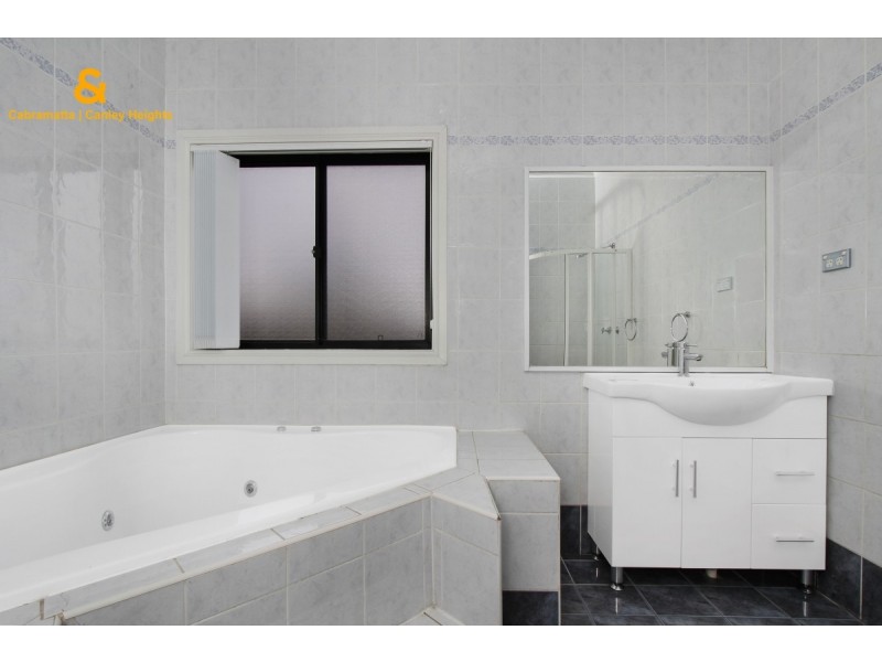 10 NOWLAND PLACE, Abbotsbury NSW 2176