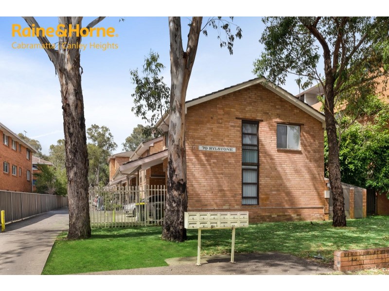 2/70 MCBURNEY ROAD, Cabramatta NSW 2166