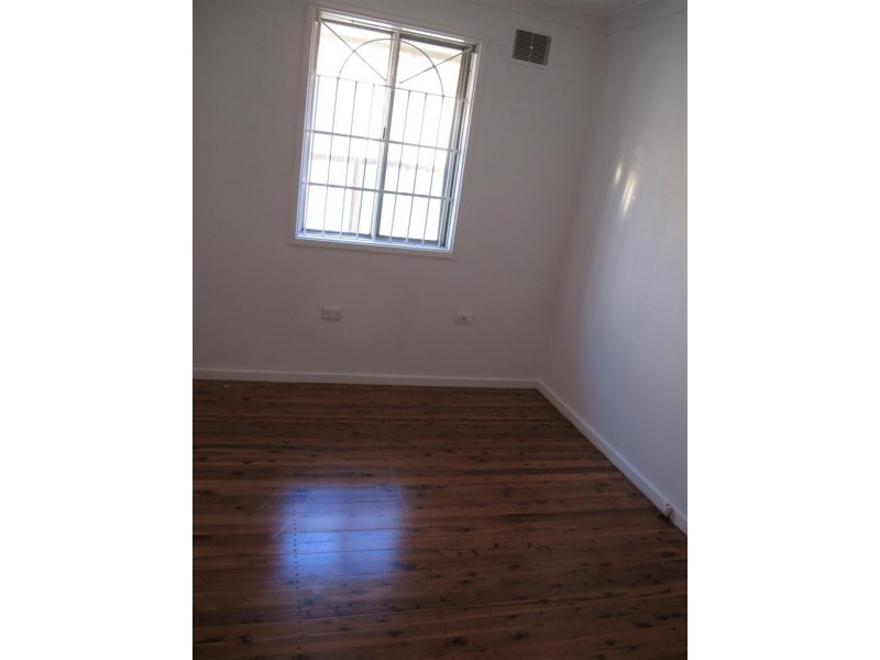 17 hemphill, Mount Pritchard NSW 2170