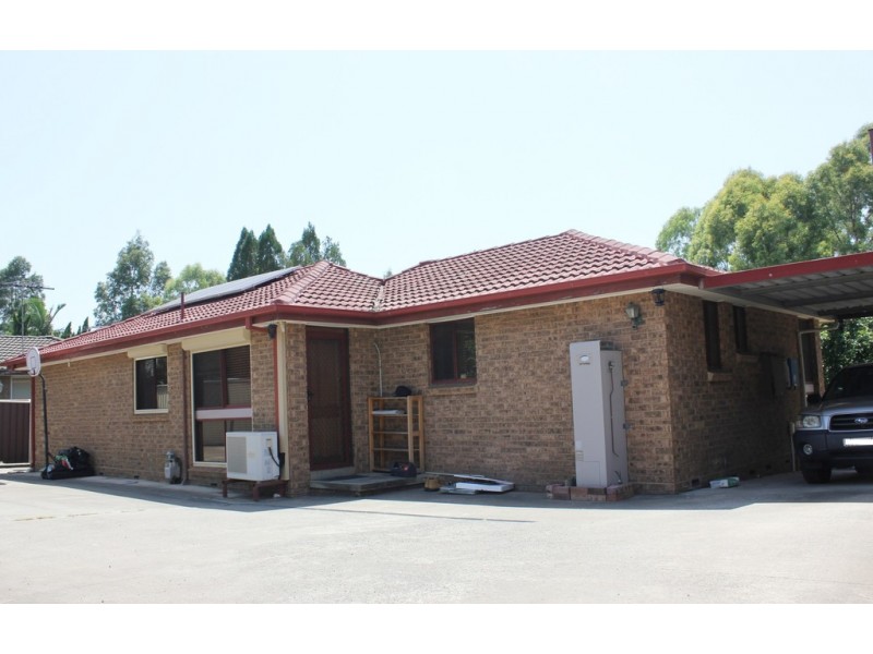 61 ROLAND STREET, Bossley Park NSW 2176