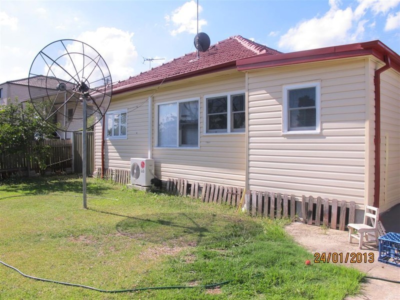 Fairfield West NSW 2165