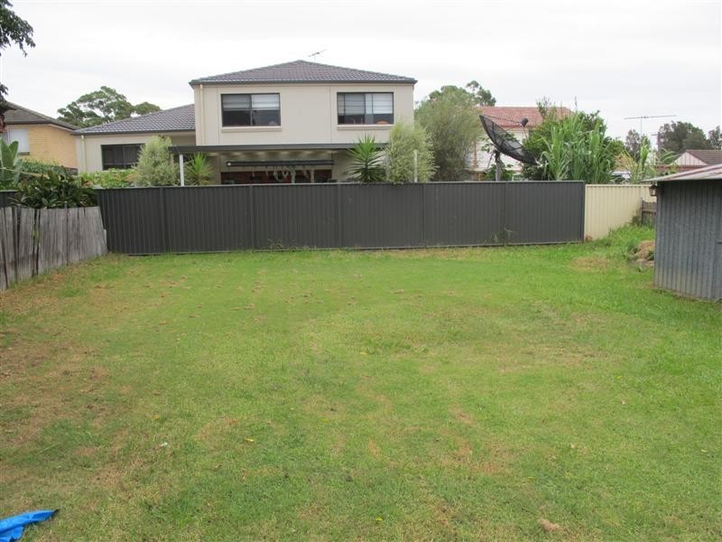 40 AVOCA ROAD, Canley Heights NSW 2166