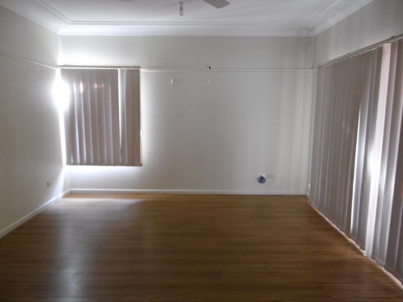 15 TARLINGTON PDE, Bonnyrigg NSW 2177