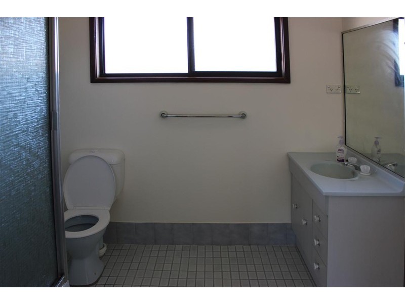 Edensor Park NSW 2176