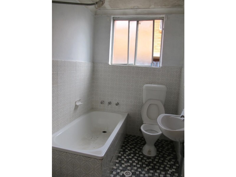 2/106 LONGFIELD STREET, Cabramatta NSW 2166