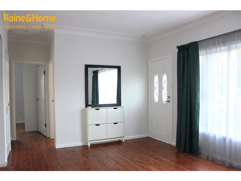 4 BENSON ST, Carramar NSW 2163