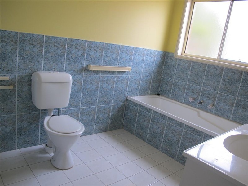 Edensor Park NSW 2176