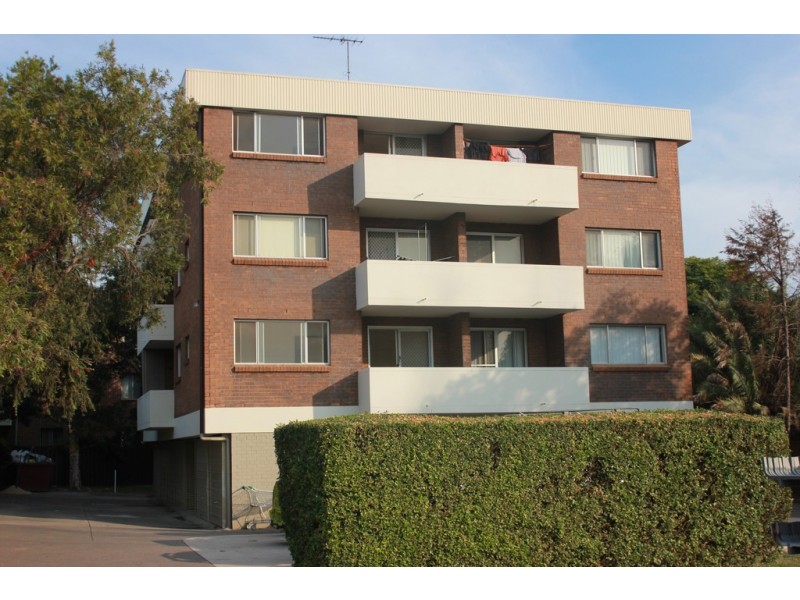 2/12 Sainsbury street, St Marys NSW 2760