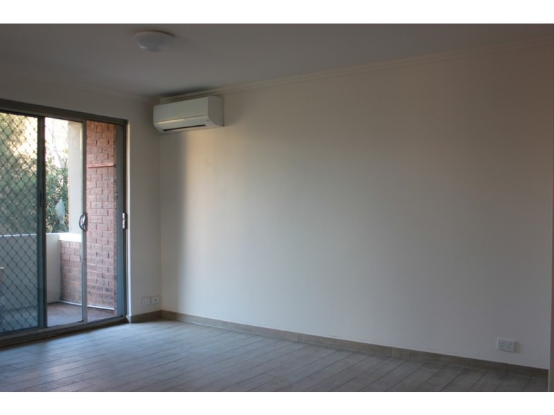 2/12 Sainsbury street, St Marys NSW 2760