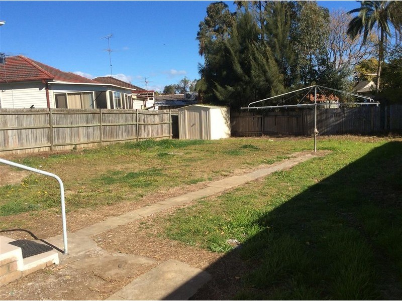 27 ALINGA STREET, Cabramatta West NSW 2166 Floorplan