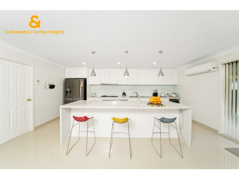 25 AYLESBURY CRESCENT, Chipping Norton NSW 2170