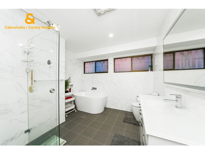 25 AYLESBURY CRESCENT, Chipping Norton NSW 2170