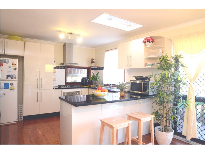 6 ALBILLO PLACE, Eschol Park NSW 2558