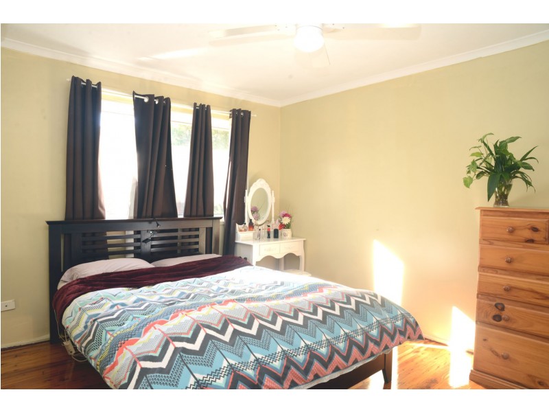 6 ALBILLO PLACE, Eschol Park NSW 2558