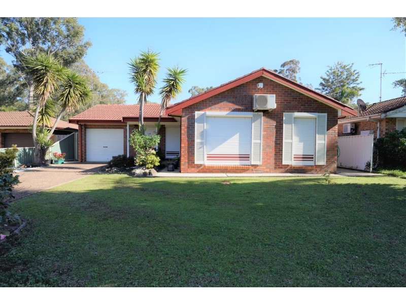 135 SWEETHAVEN ROAD, Bossley Park NSW 2176