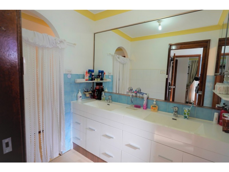 135 SWEETHAVEN ROAD, Bossley Park NSW 2176