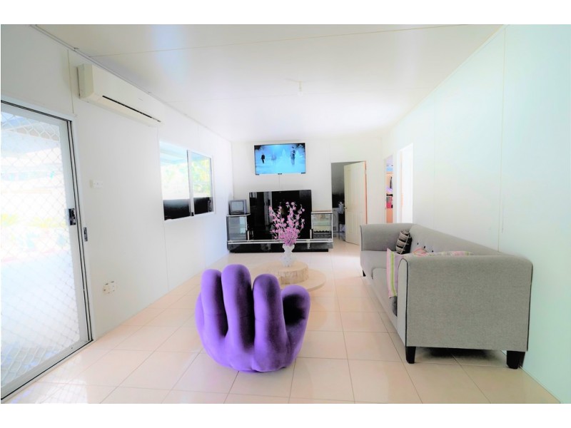 135 SWEETHAVEN ROAD, Bossley Park NSW 2176