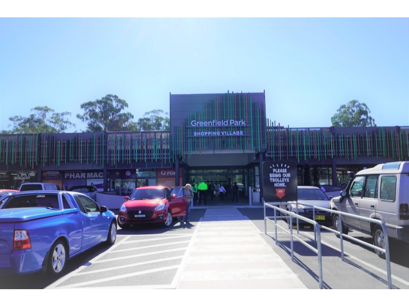 135 SWEETHAVEN ROAD, Bossley Park NSW 2176