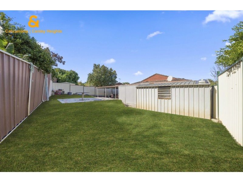 2 TORWOOD PLACE, St Johns Park NSW 2176