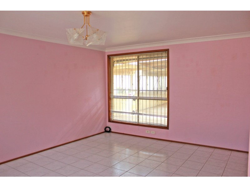 8 CROSIO PLACE, Bonnyrigg NSW 2177