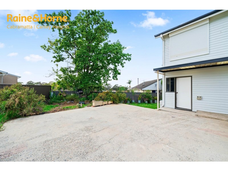 11 WINSTANLEY PLACE, Mount Pritchard NSW 2170