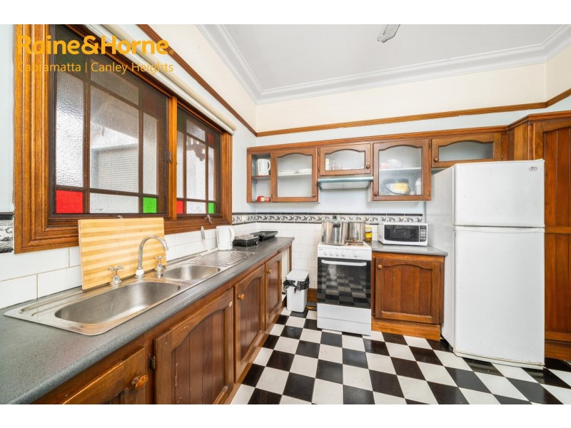 124 ORCHARDLEIGH STREET, Old Guildford NSW 2161