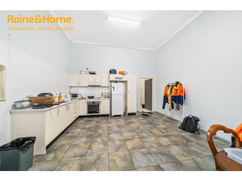 124 ORCHARDLEIGH STREET, Old Guildford NSW 2161