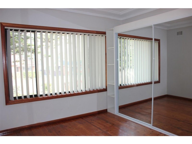 215 THE HORSLEY DRIVE, Fairfield East NSW 2165